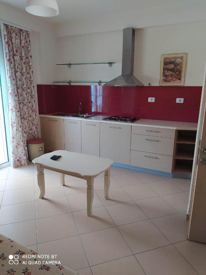 Summer Life Apartments Саранде Екстериор снимка
